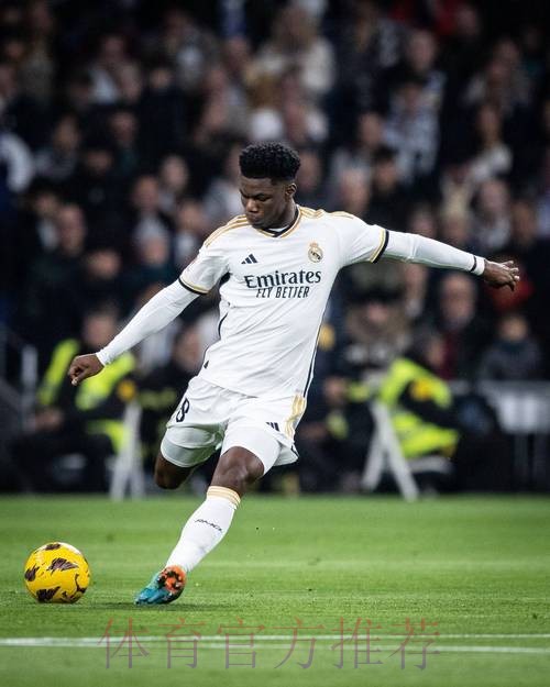 马卡:琼阿梅尼左腿半腱肌受伤 预计缺席三周时间 马卡:琼阿梅尼左腿半腱肌受伤 预计缺席三周时间